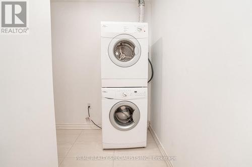 1800 Tattersall Way, Mississauga, ON - Indoor Photo Showing Laundry Room
