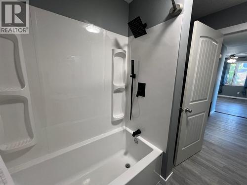 505 97A Avenue, Dawson Creek, BC - Indoor Photo Showing Bathroom