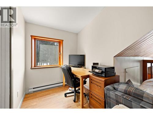 3546 Mabel Lake Road, Lumby, BC - Indoor Photo Showing Office