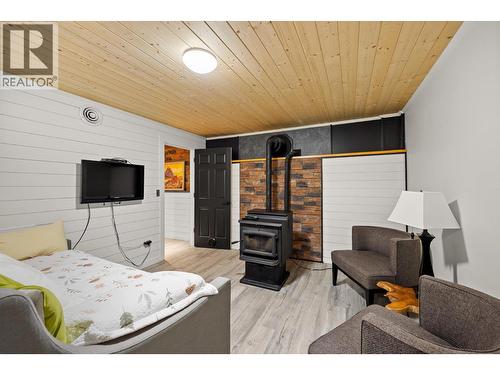3546 Mabel Lake Road, Lumby, BC - Indoor