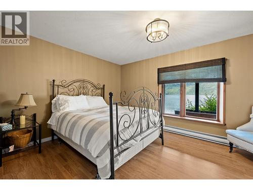3546 Mabel Lake Road, Lumby, BC - Indoor Photo Showing Bedroom