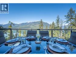 Outside Dining in a miraculous Setting! - 