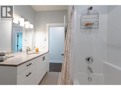Main Living Area Full Bathroom. - 8420 Highway 23 Highway S Lot# 1, Revelstoke, BC - Indoor Photo Showing Bathroom