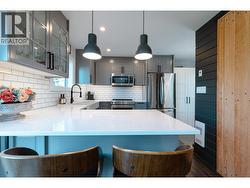 Kitchen Island/ Eating Area in Guest Suite - 