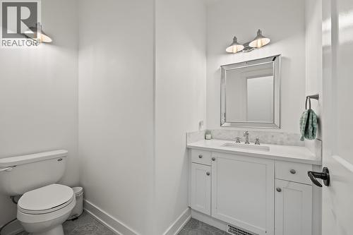 Second Bathroom - 629 Almandine Court, Kelowna, BC - Indoor Photo Showing Bathroom