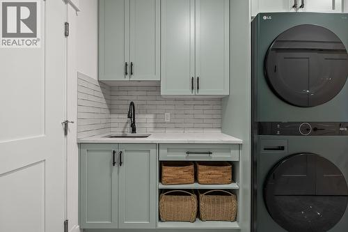 Laundry Room - 629 Almandine Court, Kelowna, BC - Indoor Photo Showing Laundry Room