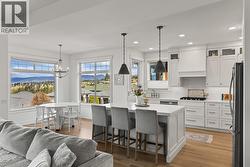 Kitchen & Breakfast Nook - 