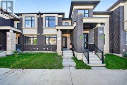22 MILTARY CRESCENT E Brampton, ON L7A 4W1