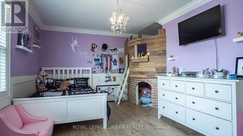 4 Deerfield Crescent, Brampton, ON - Indoor Photo Showing Bedroom