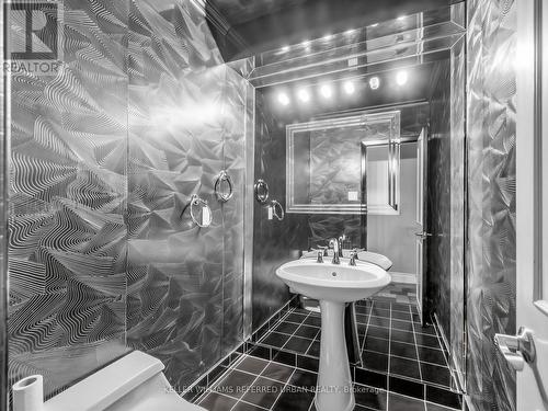7 Harlock Boulevard, Toronto, ON - Indoor Photo Showing Bathroom