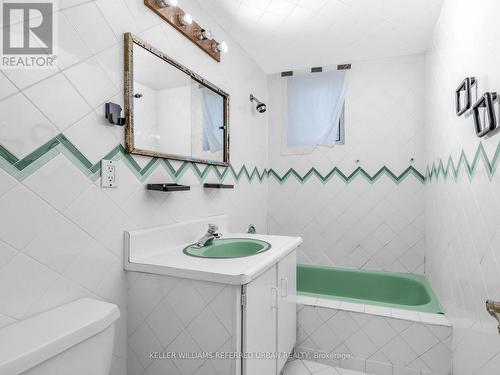 7 Harlock Boulevard, Toronto, ON - Indoor Photo Showing Bathroom