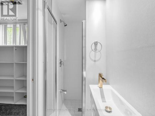 7 Harlock Boulevard, Toronto, ON - Indoor Photo Showing Bathroom