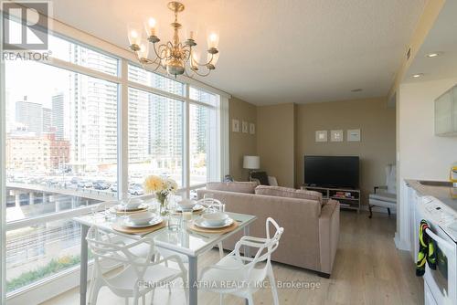 302 - 4K SPADINA AVENUE  Toronto, ON M5V 3Y9
