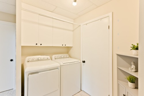 Salle de bains - 182  - 184 Rue Victoria, Coaticook, QC - Indoor Photo Showing Laundry Room