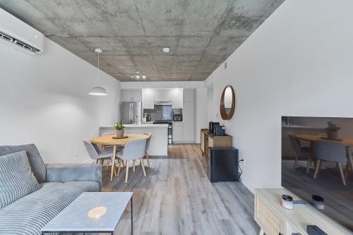 Vue d'ensemble - 420-1429 Av. De La Gare, Mascouche, QC - Indoor