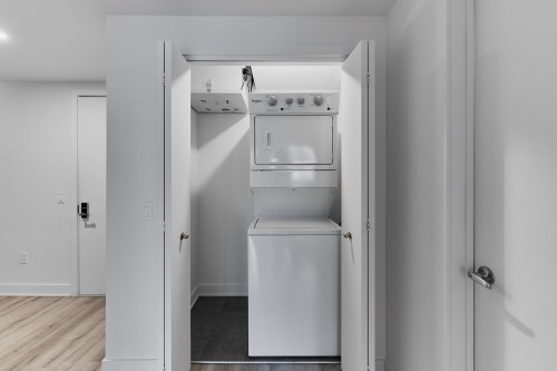 Salle de lavage - 420-1429 Av. De La Gare, Mascouche, QC - Indoor Photo Showing Laundry Room