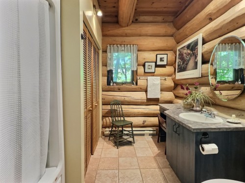 Salle de bains - 3655 Ch. Des Éperviers, Saint-Placide, QC - Indoor