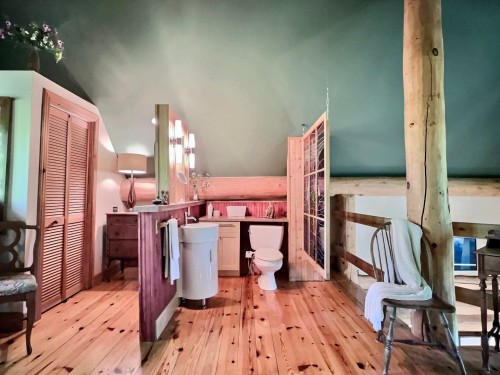 Salle d'eau - 3655 Ch. Des Éperviers, Saint-Placide, QC - Indoor Photo Showing Other Room