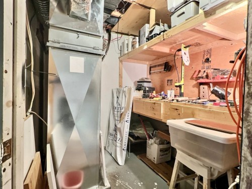 Atelier - 3655 Ch. Des Éperviers, Saint-Placide, QC - Indoor