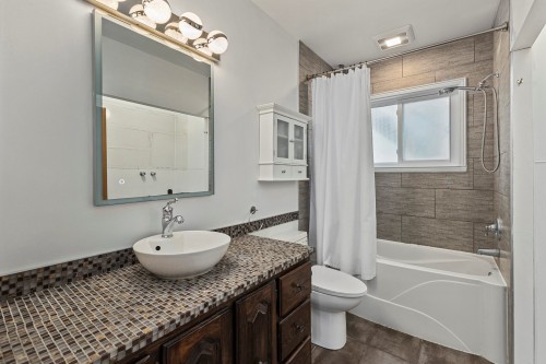 Salle de bains - 259  - 261 Rue Champlain, Salaberry-De-Valleyfield, QC 