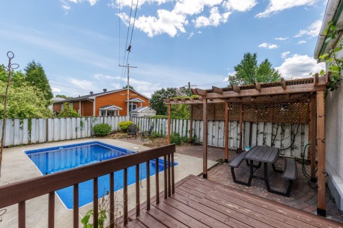 Cour - 259  - 261 Rue Champlain, Salaberry-De-Valleyfield, QC 