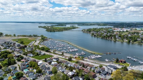 À proximité - 259  - 261 Rue Champlain, Salaberry-De-Valleyfield, QC 