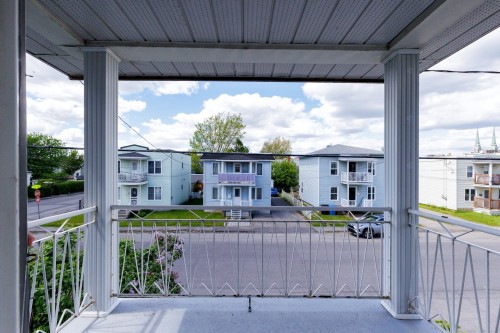Balcon - 259  - 261 Rue Champlain, Salaberry-De-Valleyfield, QC 