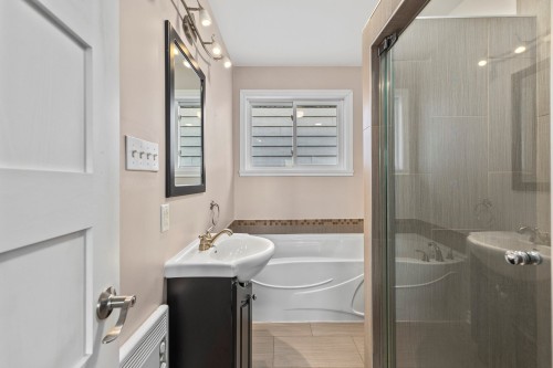 Salle de bains - 259  - 261 Rue Champlain, Salaberry-De-Valleyfield, QC 