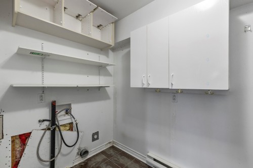 Salle de lavage - 259  - 261 Rue Champlain, Salaberry-De-Valleyfield, QC 