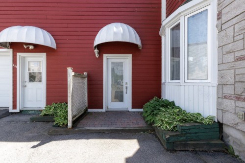 Commerce - 259  - 261 Rue Champlain, Salaberry-De-Valleyfield, QC 