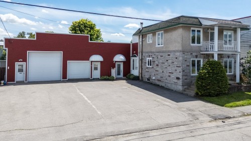 Commerce - 259  - 261 Rue Champlain, Salaberry-De-Valleyfield, QC 