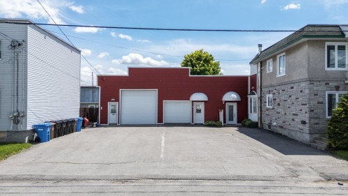 Commerce - 259  - 261 Rue Champlain, Salaberry-De-Valleyfield, QC 