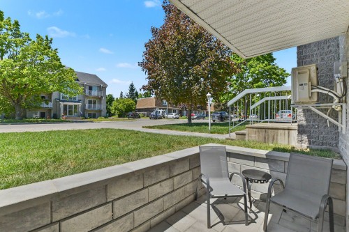 Terrasse - 102-101 Rue Pierre-Laporte, Saint-Eustache, QC 