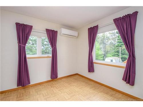 910 Mapleton Rd, Moncton, NB 