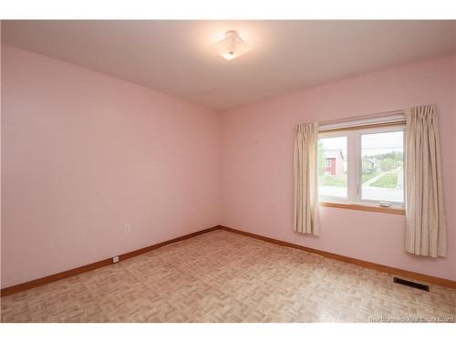 910 Mapleton Rd, Moncton, NB 