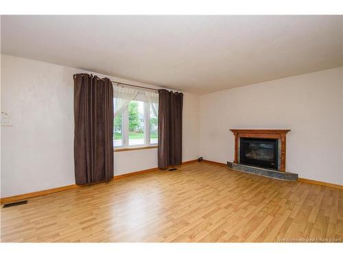 910 Mapleton Rd, Moncton, NB 