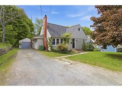 683 Mitchell ST  Fredericton, NB E3B 3S7