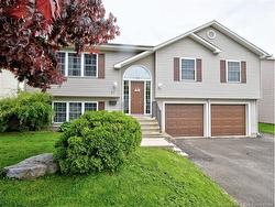 47 Lansdown AVE Oromocto, NB E2V 4J7