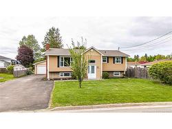 8 Russett ST  New Maryland, NB E3C 1B5