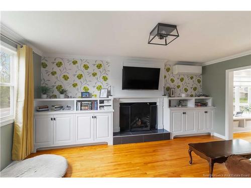 807 Smythe, Fredericton, NB 