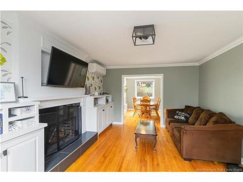807 Smythe, Fredericton, NB 