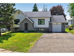 208 Columbus Moncton, NB E1A 5L3