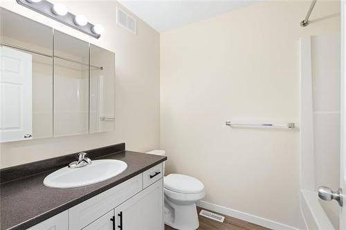 824 Martin Ave, Winnipeg, MB 
