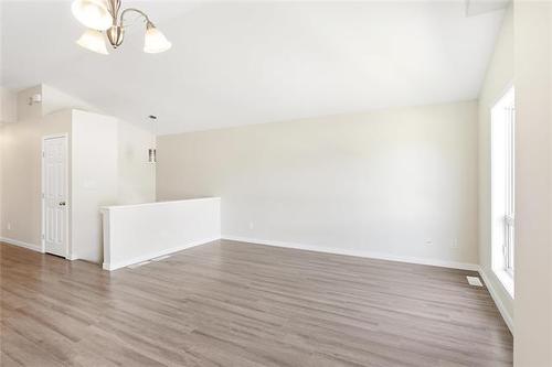 824 Martin Ave, Winnipeg, MB 