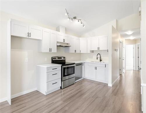 824 Martin Ave, Winnipeg, MB 
