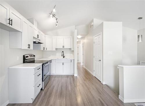 824 Martin Ave, Winnipeg, MB 