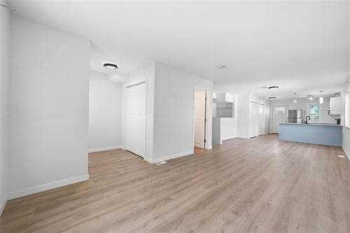 306 Martin Ave, Winnipeg, MB 