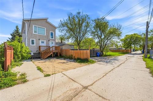 306 Martin Ave, Winnipeg, MB 