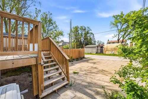 306 Martin Ave, Winnipeg, MB 