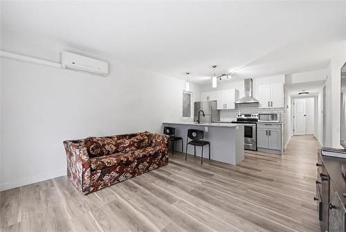 306 Martin Ave, Winnipeg, MB 